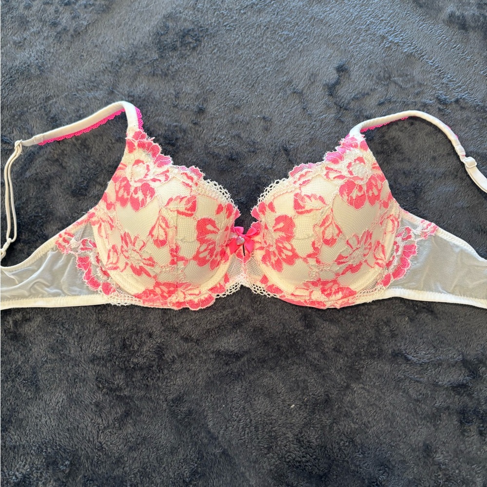 Victoria's Secret Pink and Cream Lace Bra